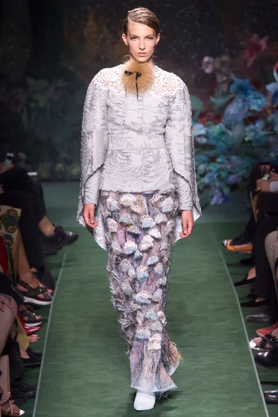 Look 33